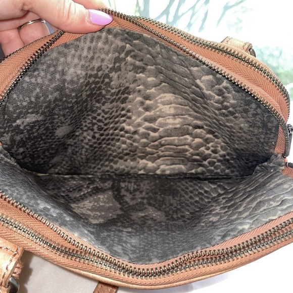 Liebeskind Maike Cross Body Leather Bag Purse Flap 3 Zip Sections Pink - Picture 8 of 16